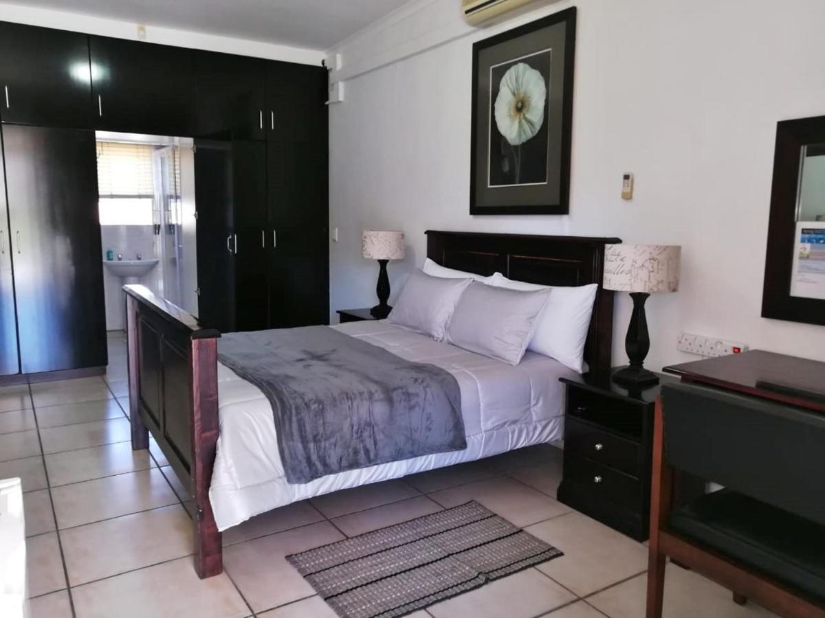 Sunset Boulevard Riverlodge Paarl Esterno foto